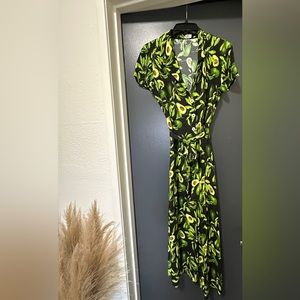 Aritzia Dress XS NWOT